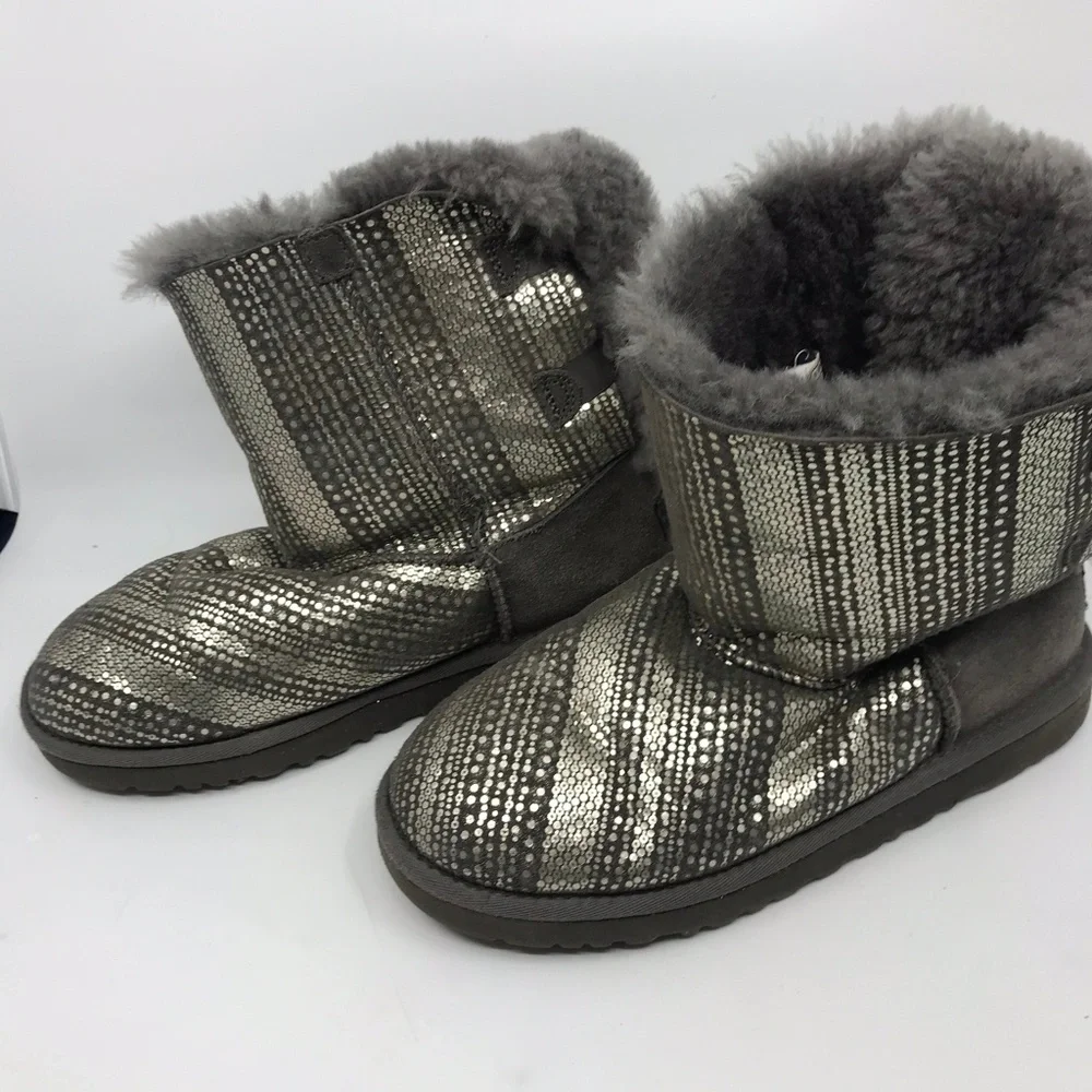 Mid UGG Gray Boots Size US 6